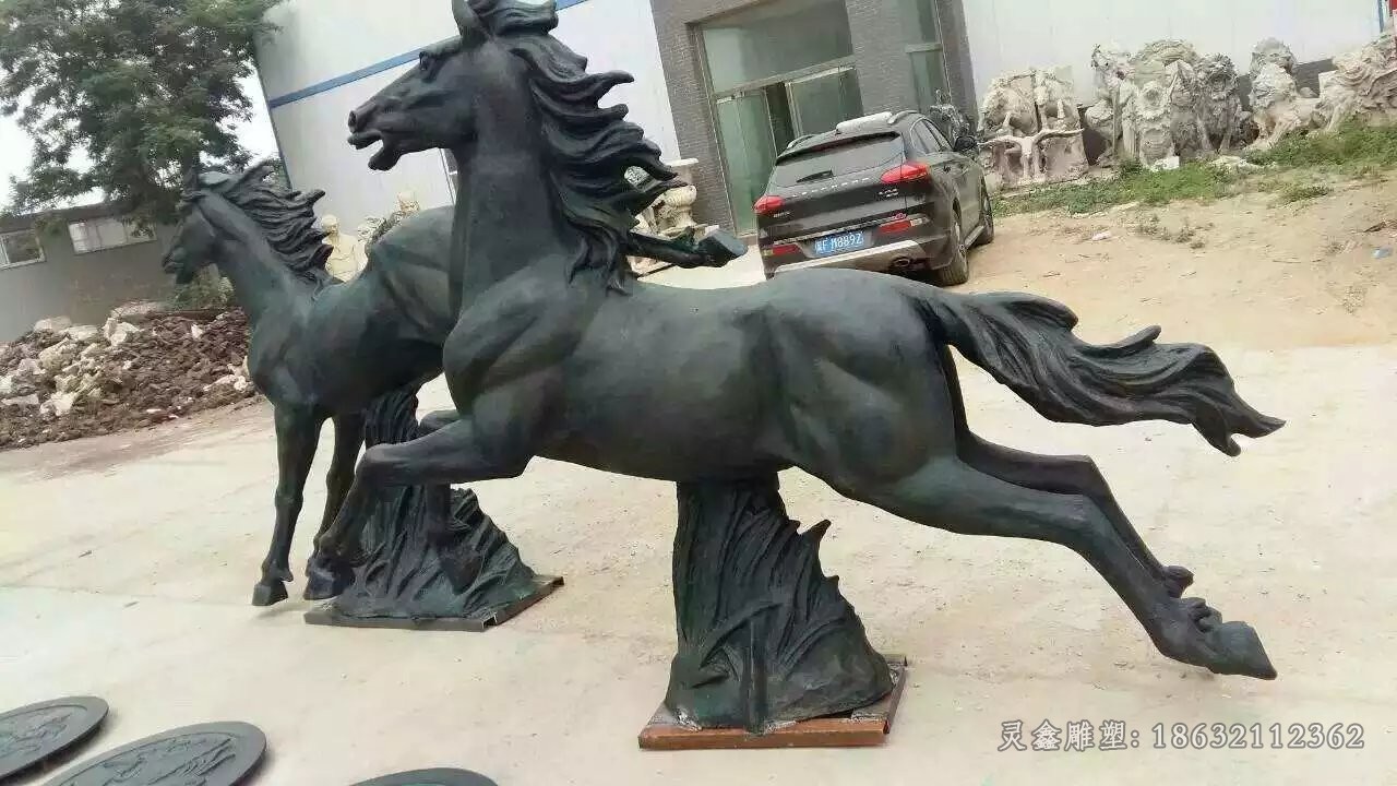 奔腾马街边动物铜雕
