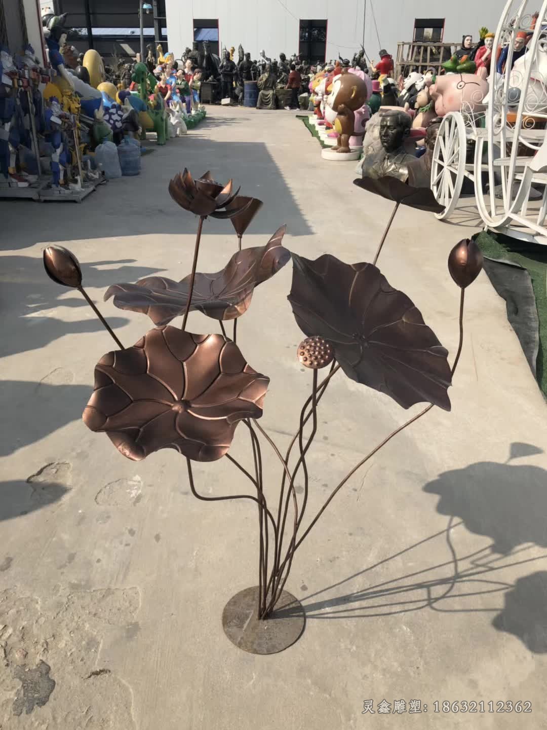 古铜色荷花城市景观铜雕