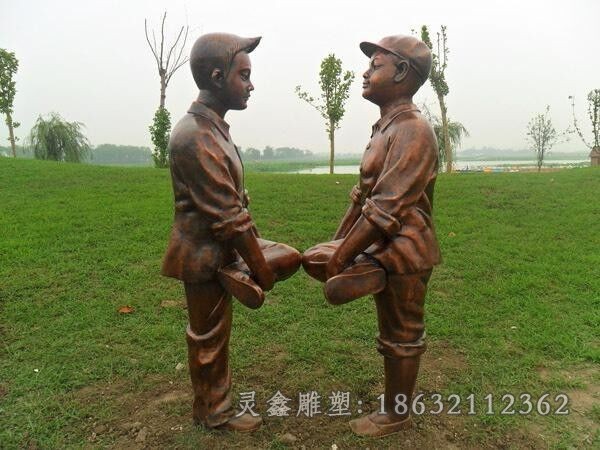 儿童嬉戏撞拐人物铜雕