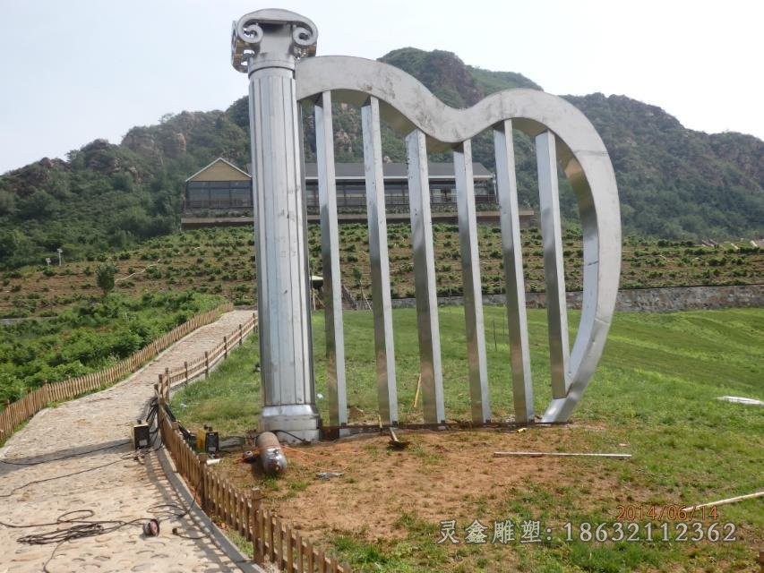 不锈钢彩绘树街边雕塑