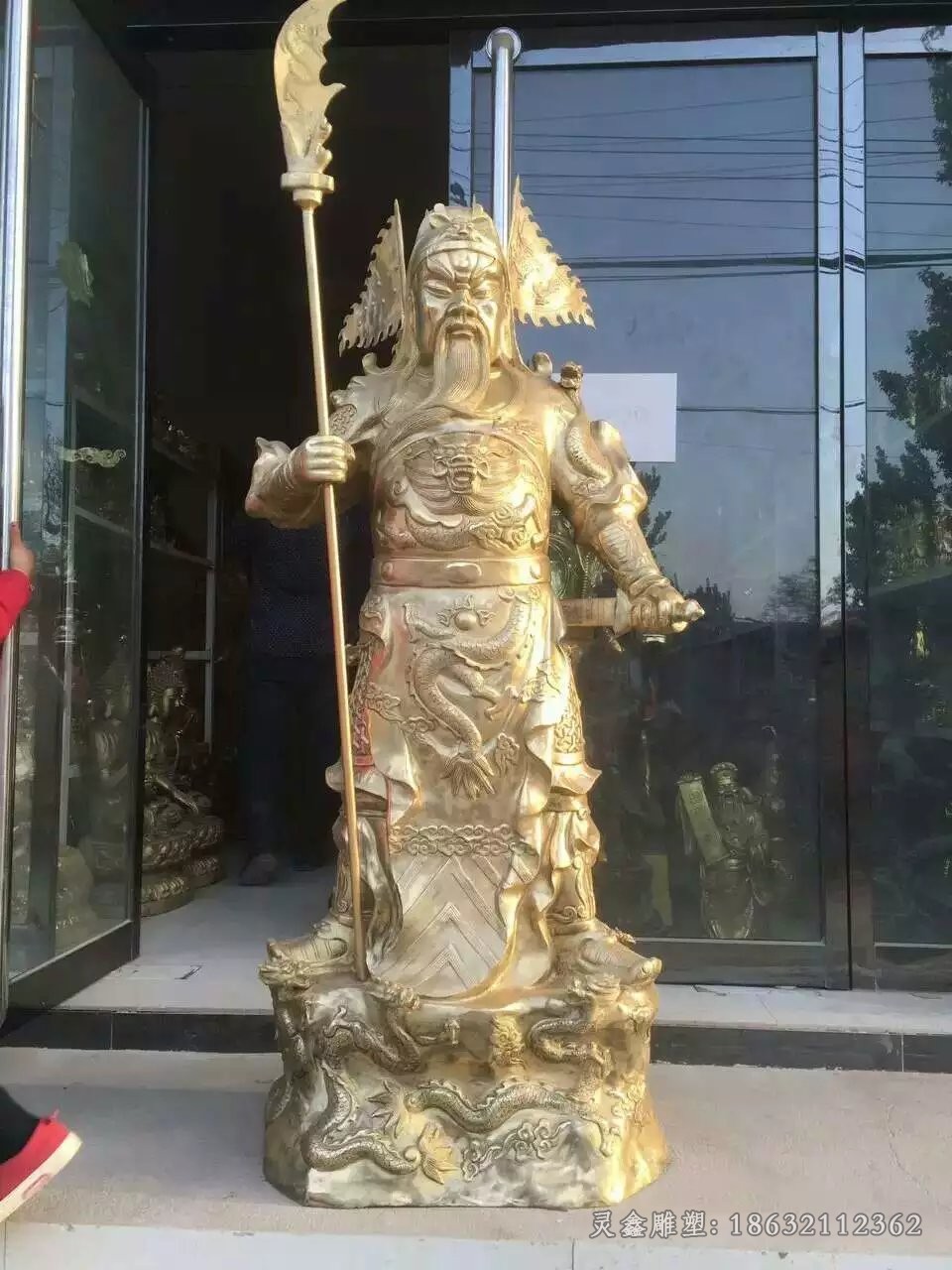 持刀关公公园景观铜雕