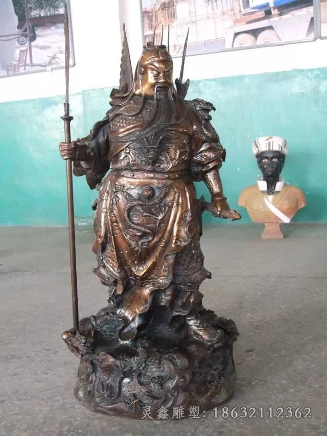 持刀关公广场人物铜雕