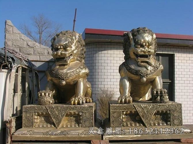 踩球狮子别墅动物铜雕