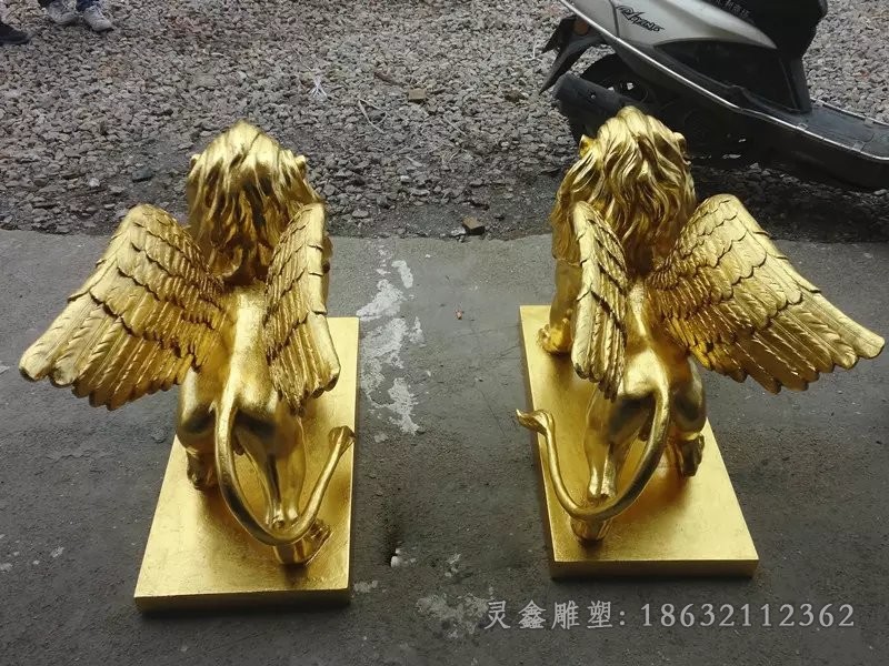 展翅狮子小区景观铜雕