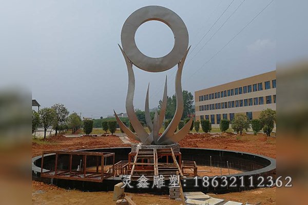 不锈钢镜面标志抽象雕塑