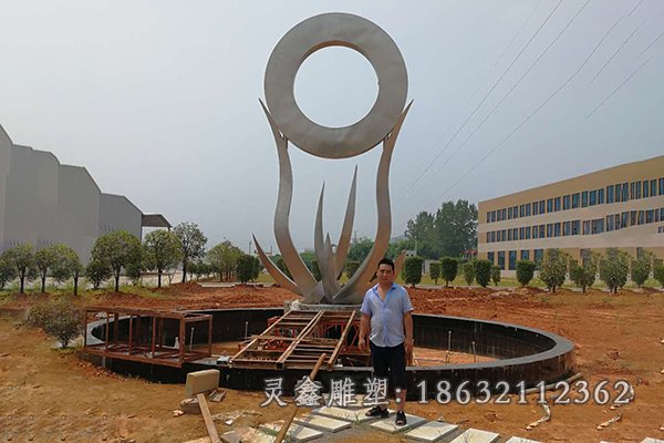 镜面抽象圆环不锈钢雕塑