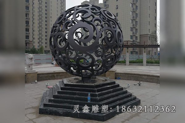 抽象镂空球景观铜雕