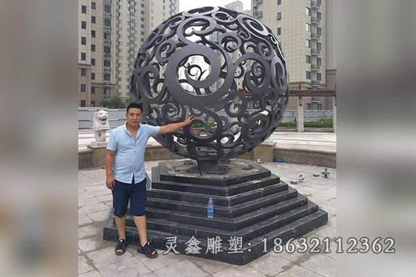 镂空球抽象景观铜雕