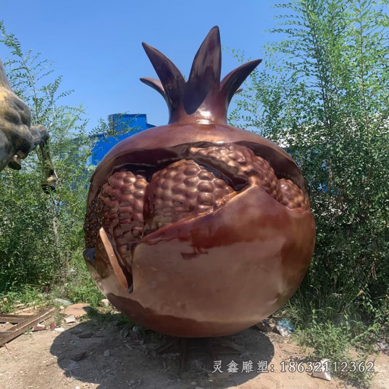 玻璃钢石榴小区标志雕塑