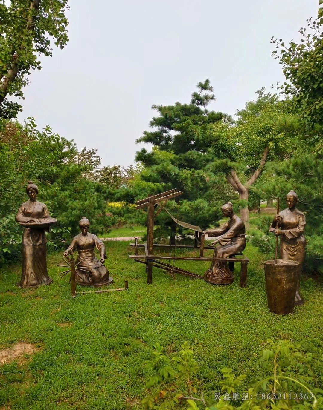 纺织校园人物景观铜雕