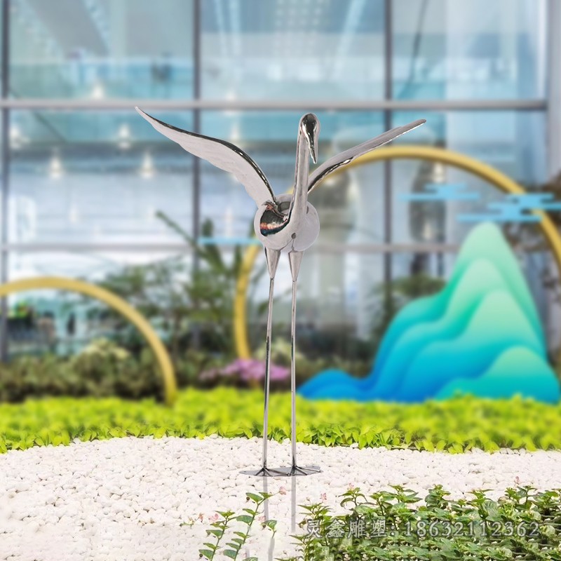 不锈钢镜面仙鹤城市雕塑