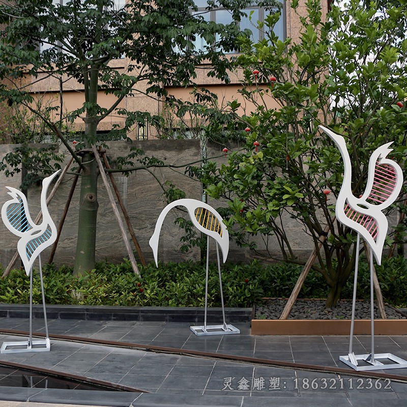 镂空仙鹤动物不锈钢雕塑