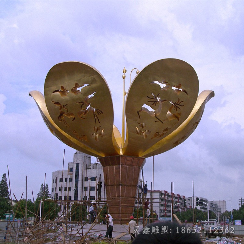 不锈钢金色鲜花抽象雕塑