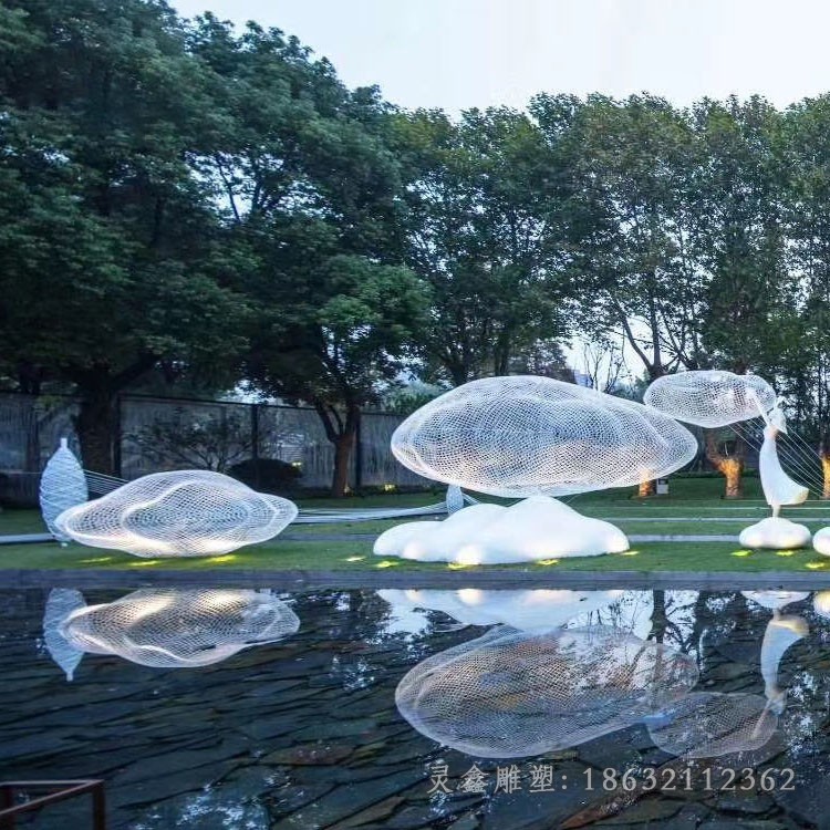镂空云景观不锈钢雕塑
