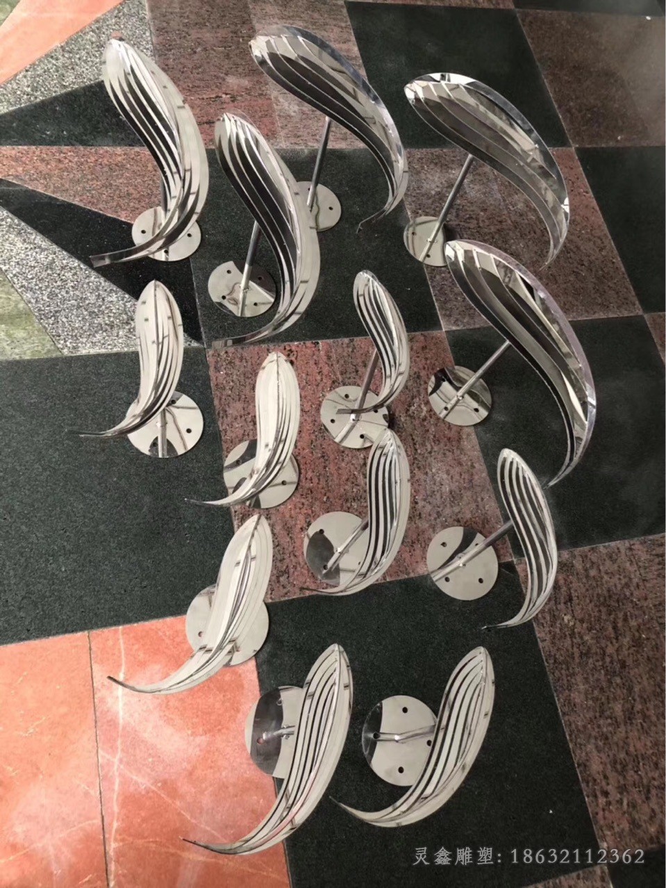 不锈钢镜面鱼公园雕塑