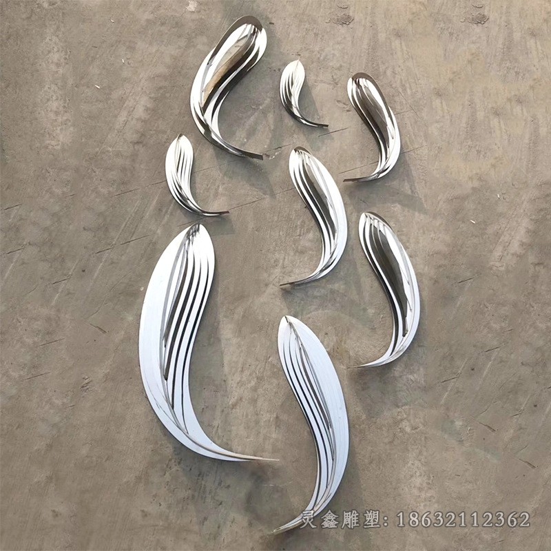 不锈钢镜面鱼小区雕塑