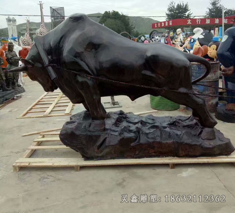 抽象牛动物公园铜雕