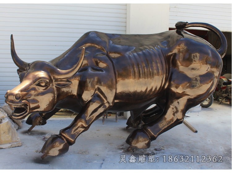 站姿牛公园景观铜雕