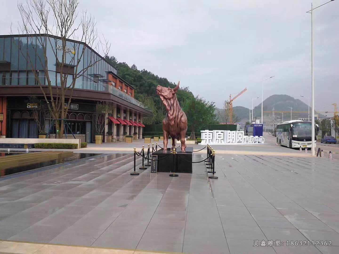 站姿牛景区景观铜雕