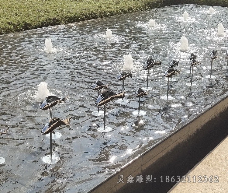 镜面鱼不锈钢小区雕塑