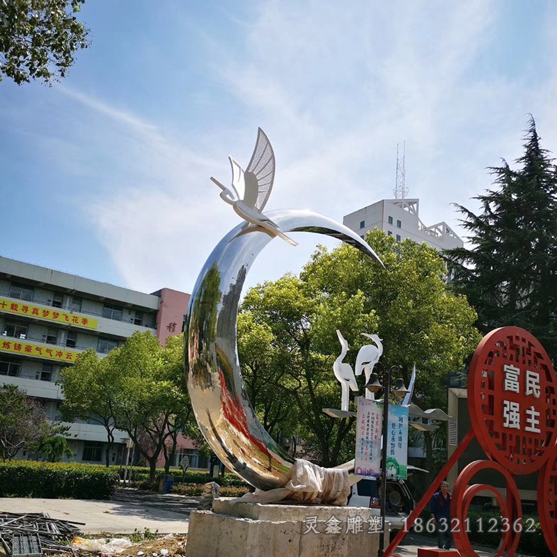 不锈钢镜面月亮公园雕塑