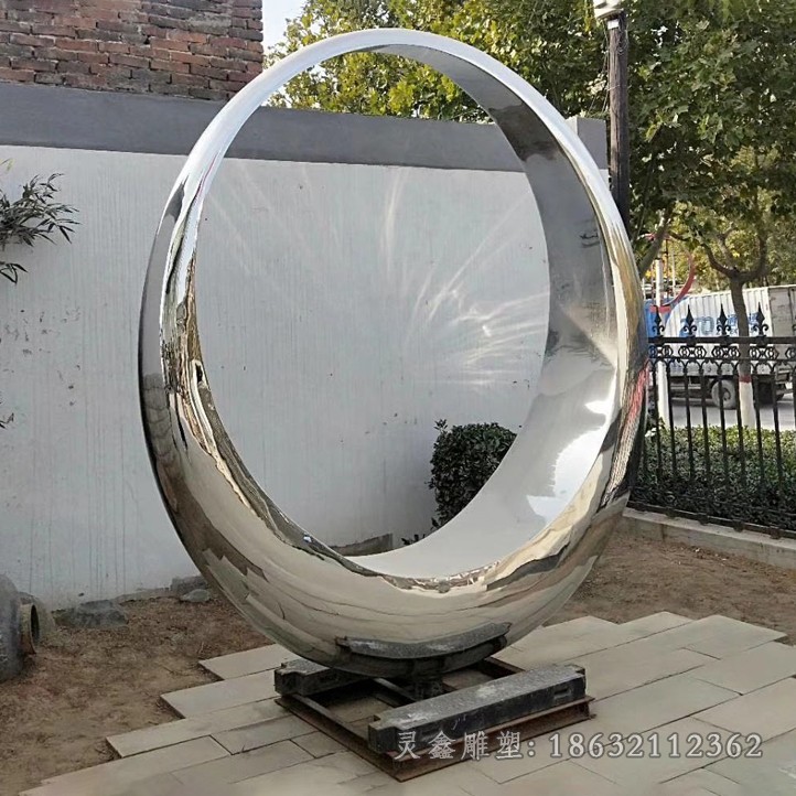 不锈钢镜面月亮景观雕塑