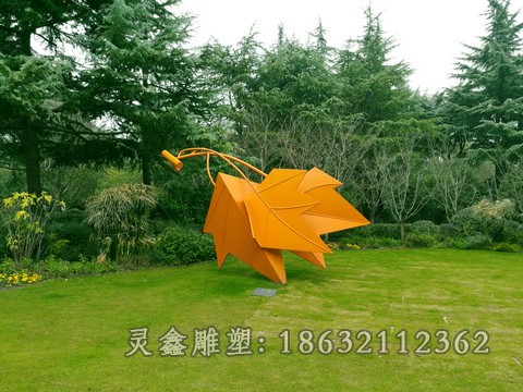 不锈钢枫叶街边景观雕塑