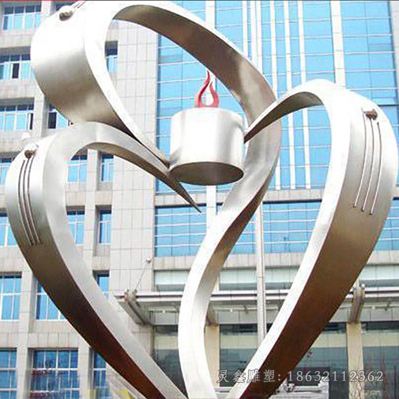 不锈钢抽象镜面爱心雕塑