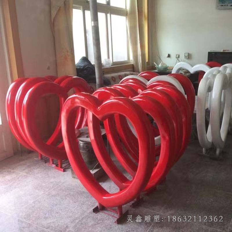 不锈钢红色爱心校园雕塑