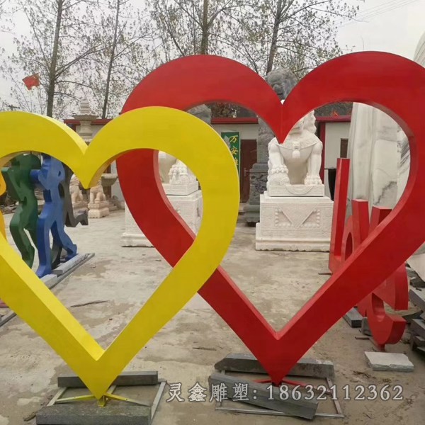 不锈钢红色爱心庭院雕塑