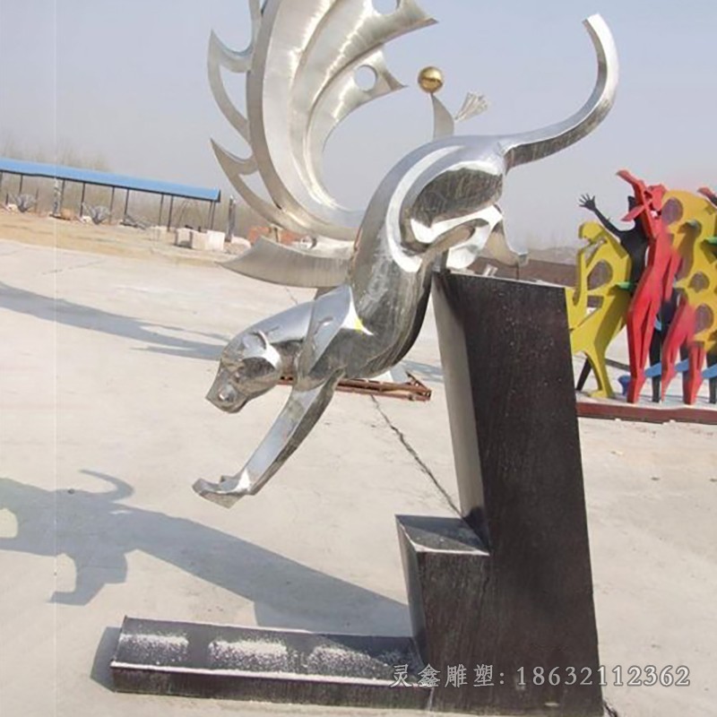 不锈钢豹子户外景观雕塑