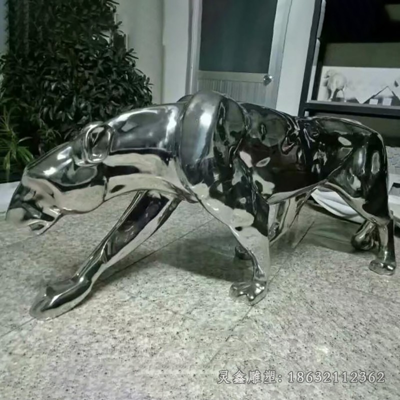 不锈钢豹子动物抽象雕塑