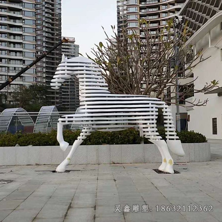镂空马城市不锈钢雕塑
