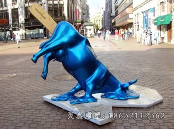 不锈钢抽象牛园林雕塑