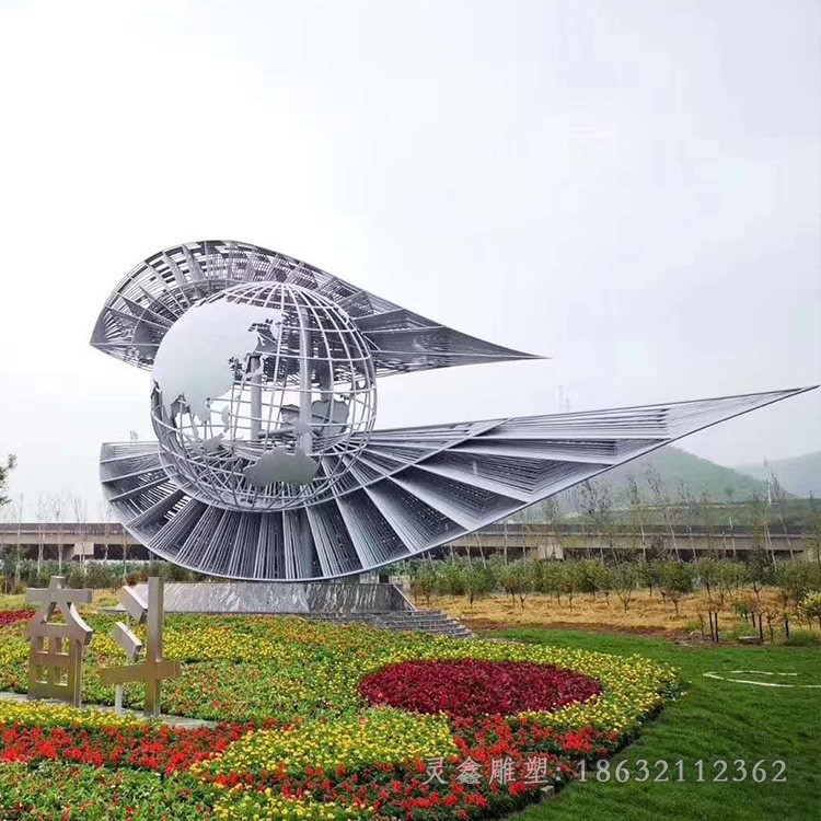 不锈钢创意眼睛景观雕塑