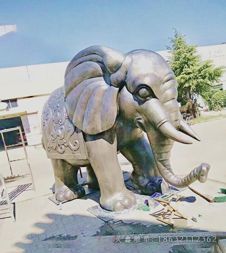 不锈钢大象动物雕塑