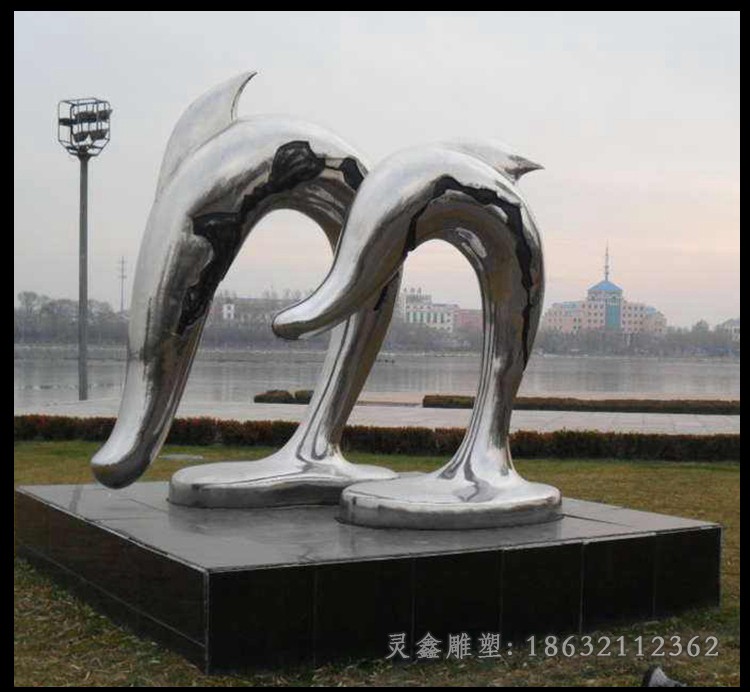 不锈钢动物海豚镜面雕塑