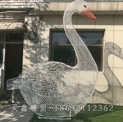 不锈钢镂空天鹅校园雕塑