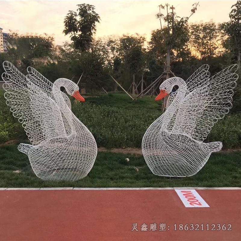 不锈钢镂空天鹅庭院雕塑