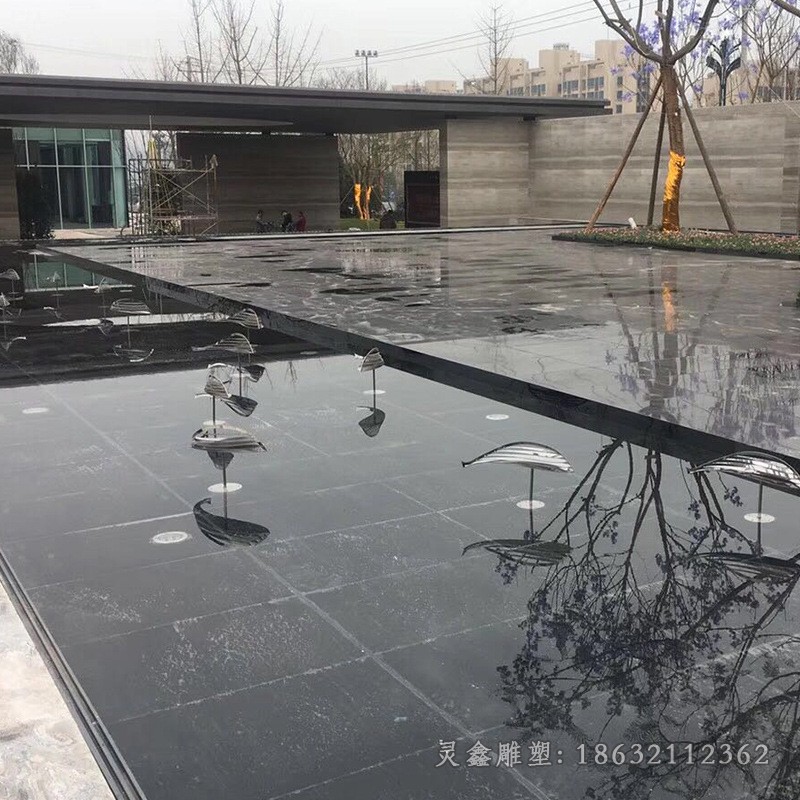 不锈钢动物鱼户外雕塑