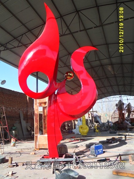 不锈钢红色凤凰户外雕塑