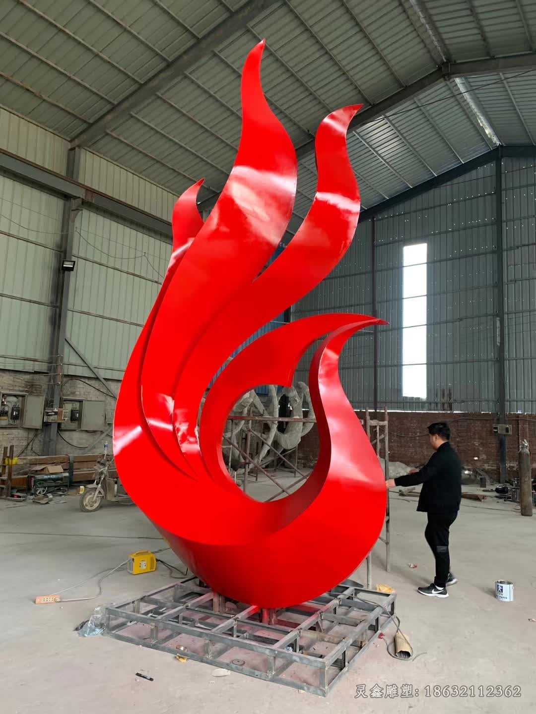 不锈钢红色凤凰小区雕塑