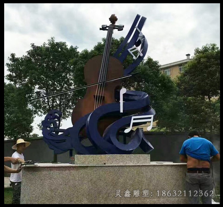 不锈钢抽象提琴景观雕塑
