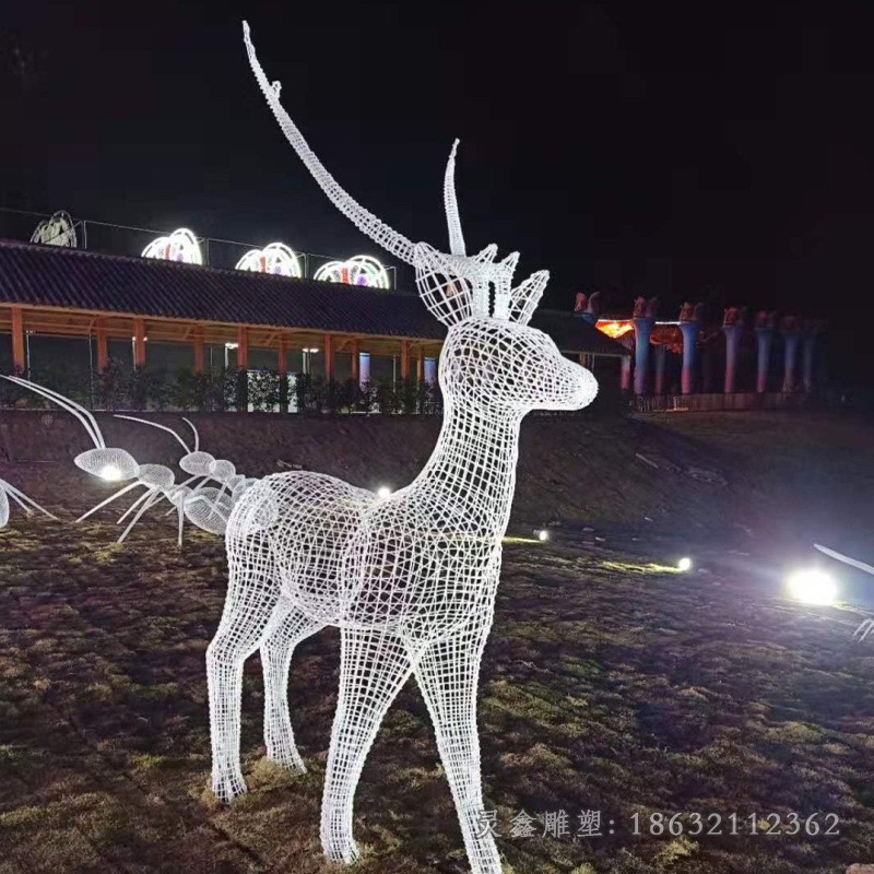 不锈钢镂空抬头鹿景区雕塑