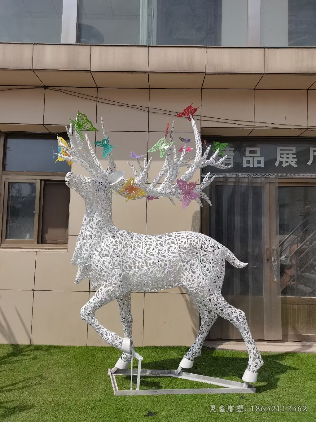 不锈钢镂空抬头鹿标志雕塑