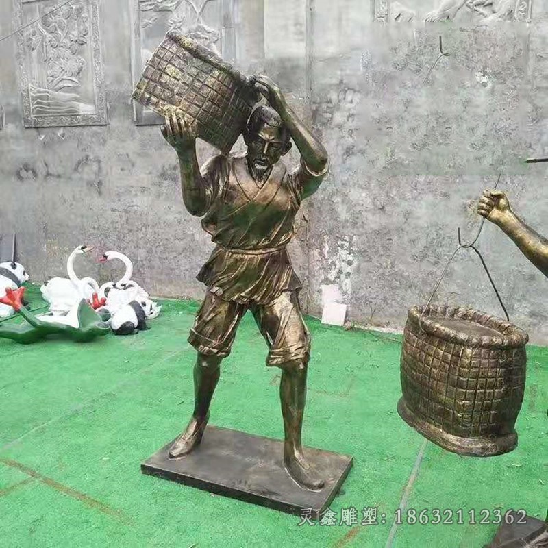 农耕扛重物人物铜雕