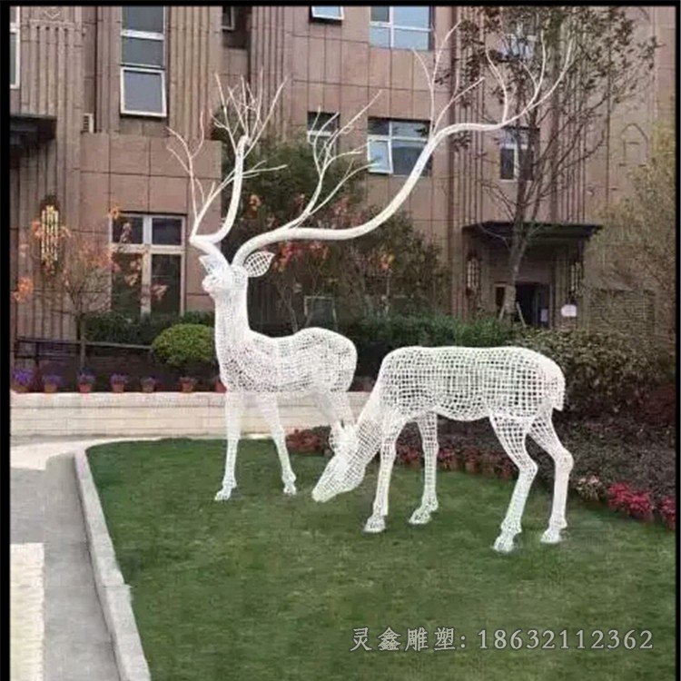 不锈钢站姿镂空鹿校园雕塑