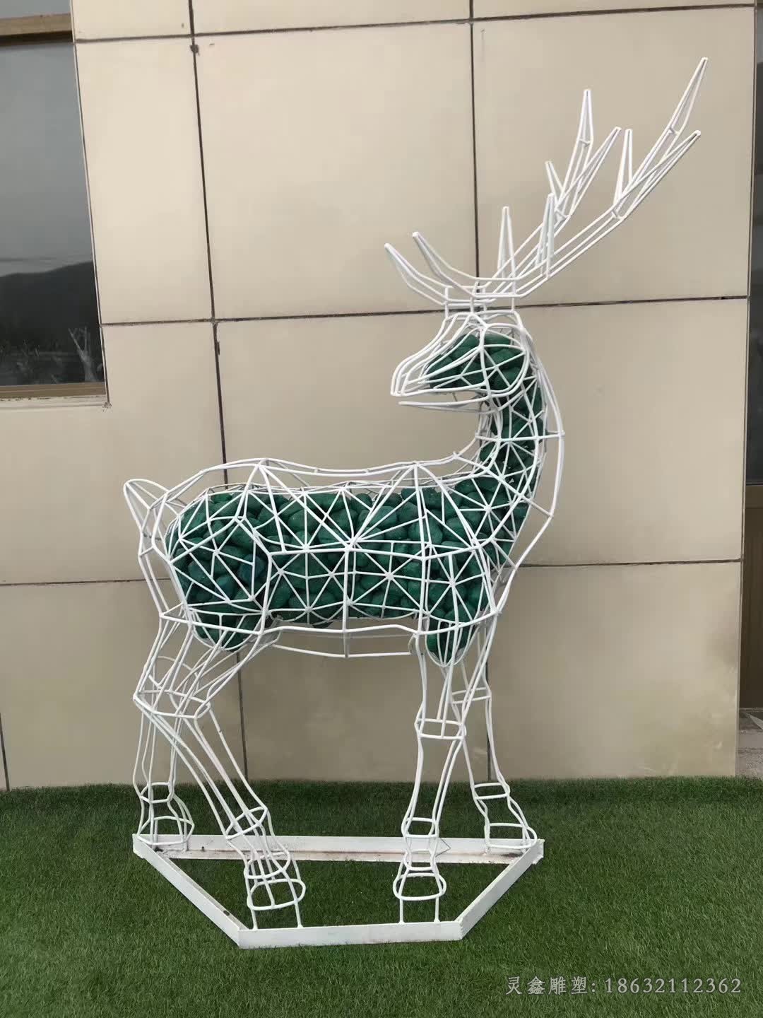 不锈钢站姿镂空鹿庭院雕塑