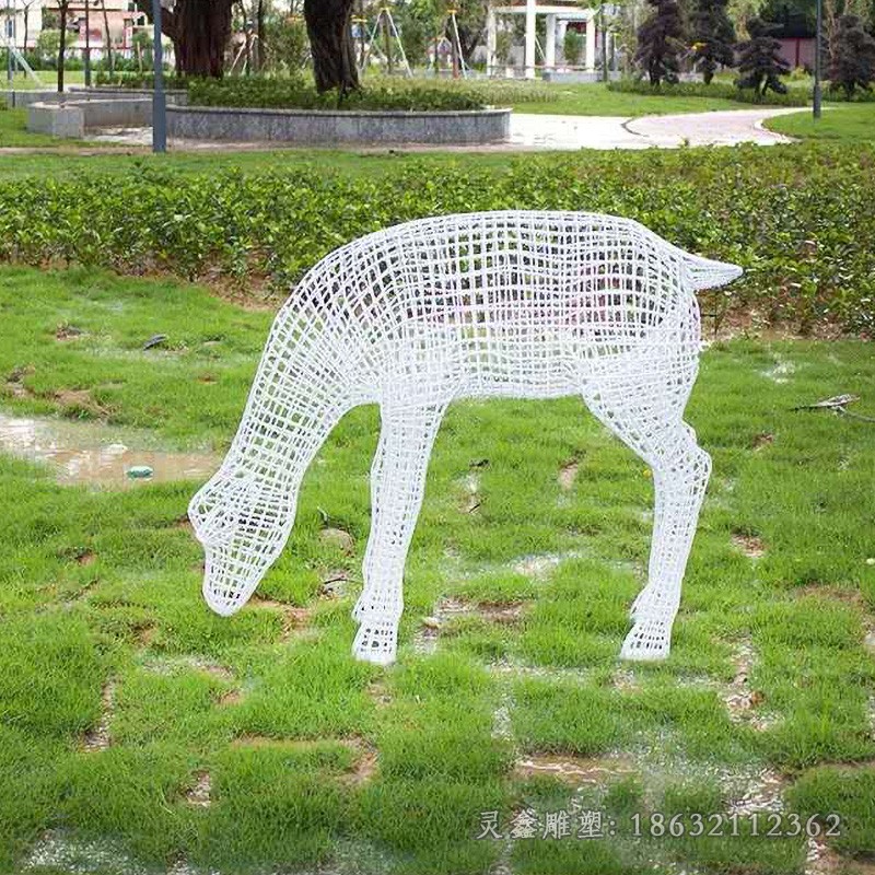 不锈钢站姿镂空鹿街边雕塑