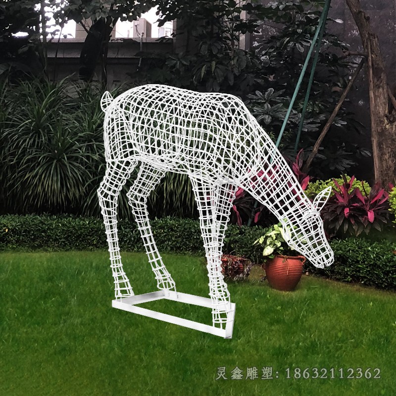 不锈钢站姿镂空鹿动物雕塑